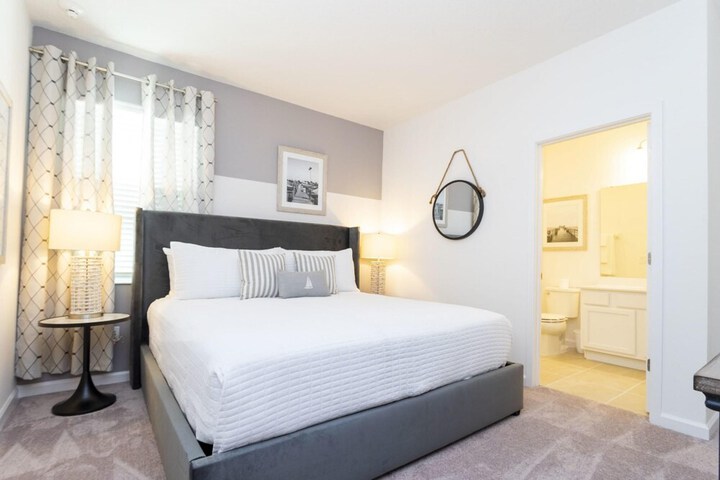 Room 2 of 40