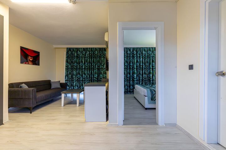 Room 5 of 36