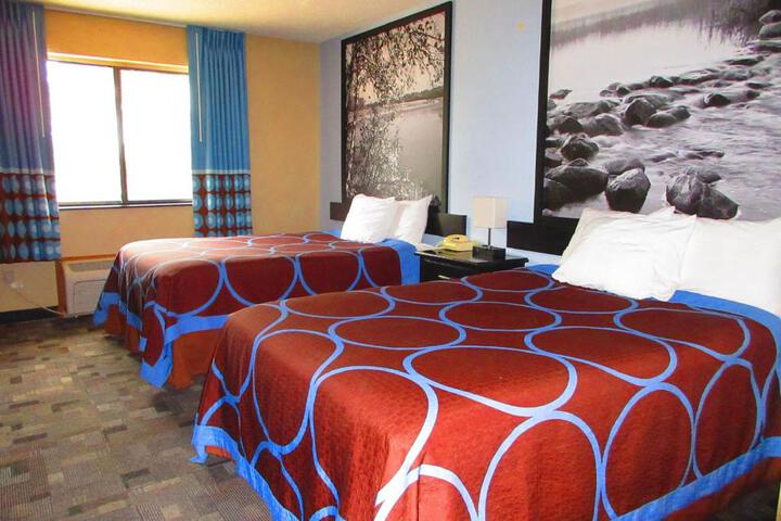 2 Double Beds (9 of 12)