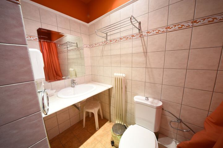 Room 40 of 117
