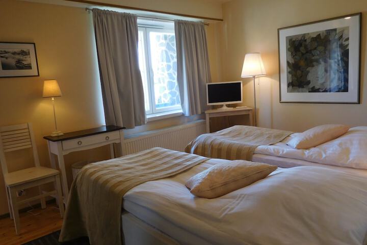 Room 6 of 70