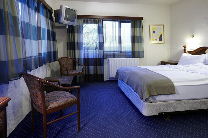 Room 7 of 43