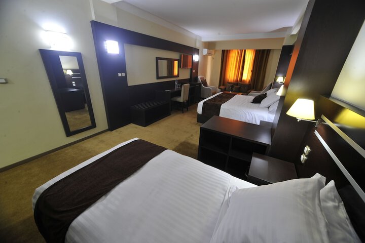Room 8 of 38