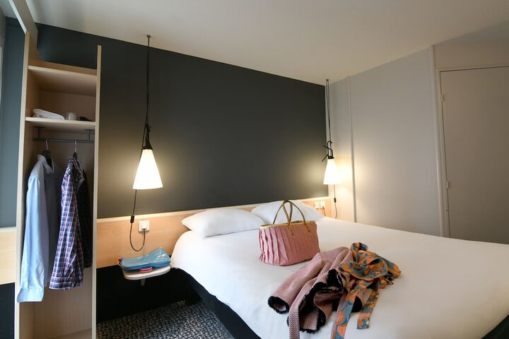 Room 21 of 83