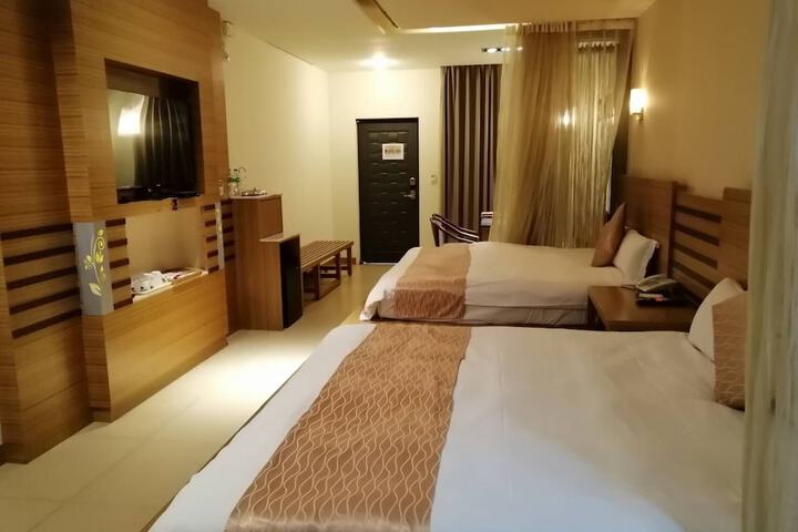 Room 25 of 43