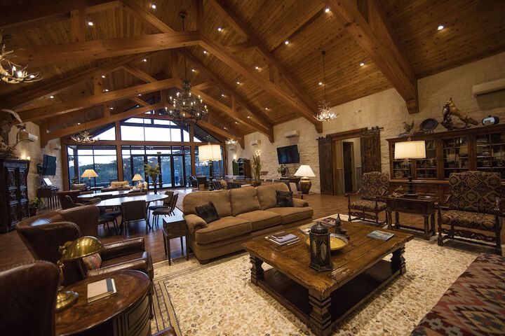 Entrance & Lobby