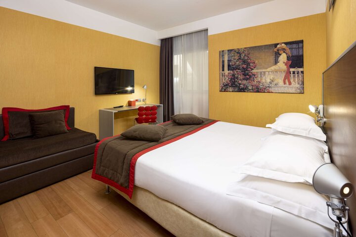 Room 33 of 55