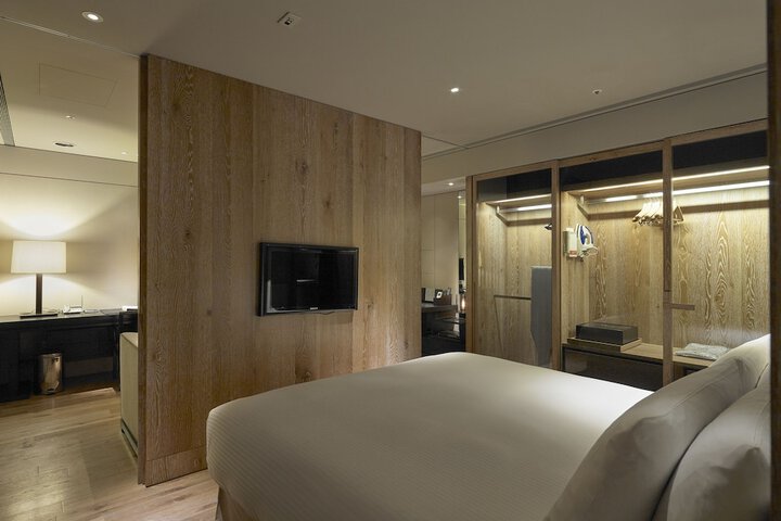 Room 13 of 44