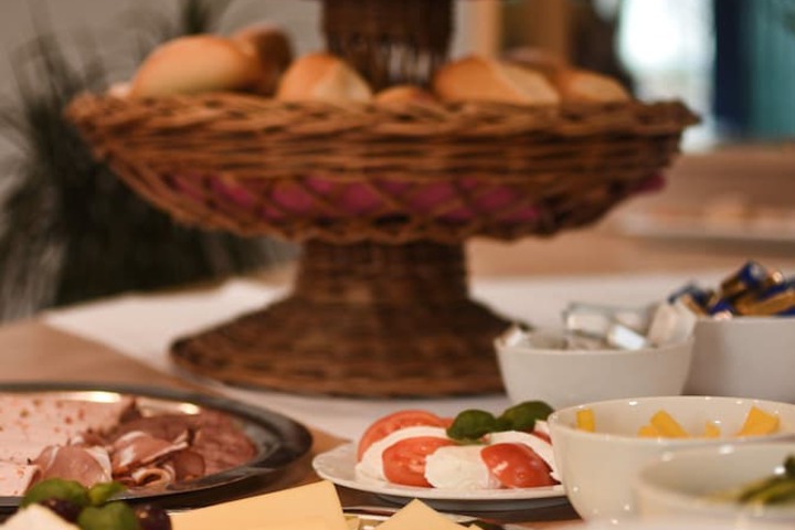 Breakfast/Coffee Service 30 of 38