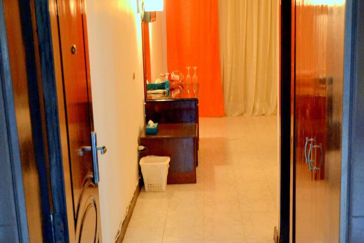 Room 10 of 31