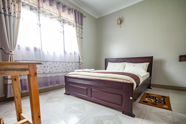 Room 5 of 31
