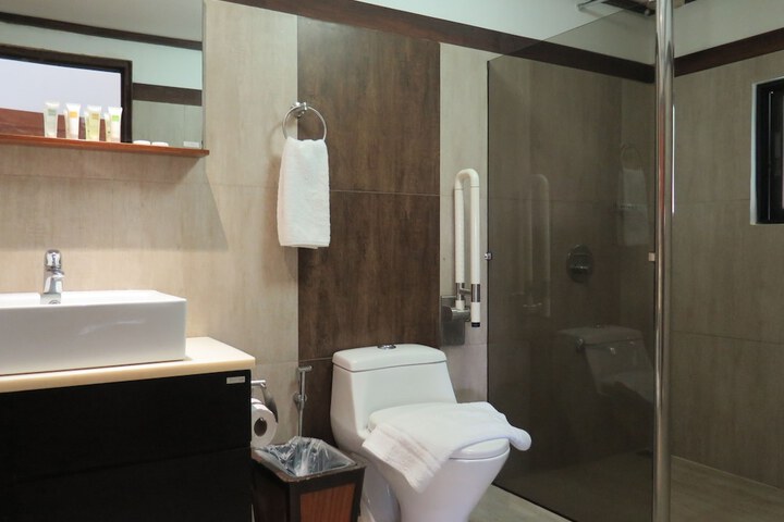 Room 42 of 97