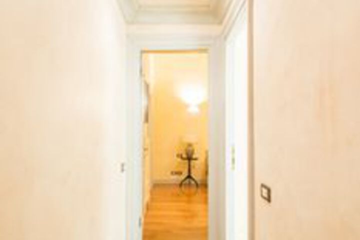 Room 21 of 35