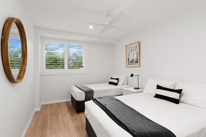 Room 14 of 230