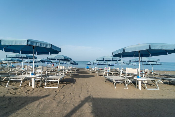 Beach 35 of 49