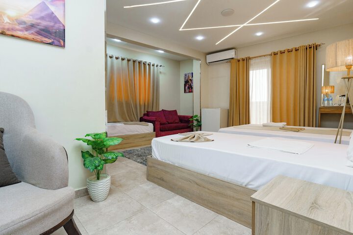 Room 16 of 30