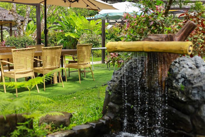 Hotel Exterior 56 of 75