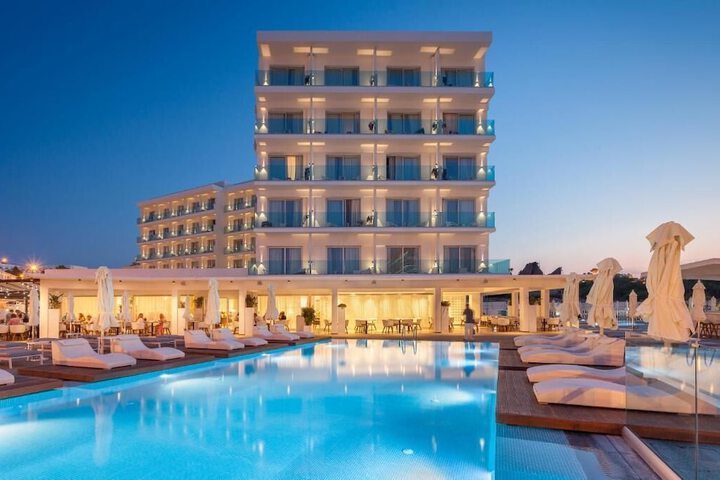 The Blue Ivy Hotel and Suites