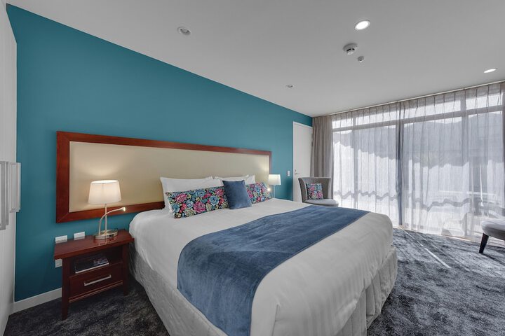 Room 16 of 77