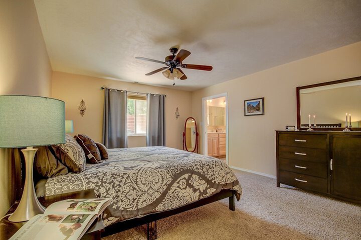 Room 2 of 39