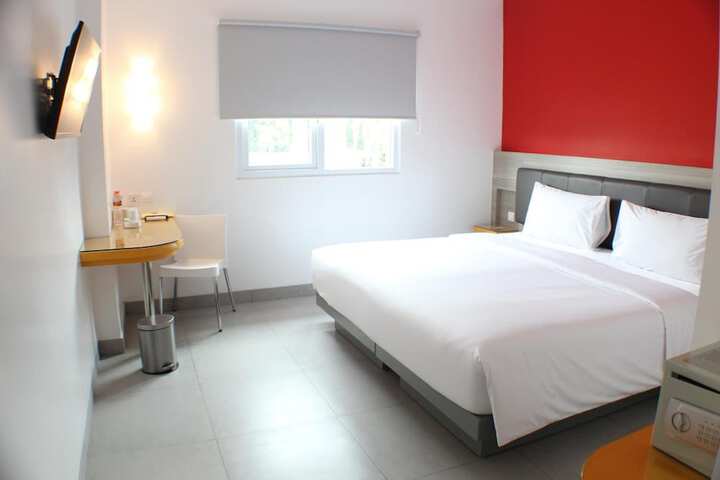 Room 6 of 37