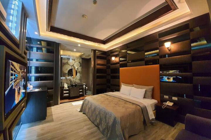 Room 16 of 63