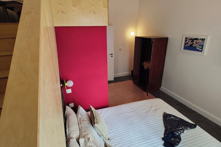 Room 17 of 80