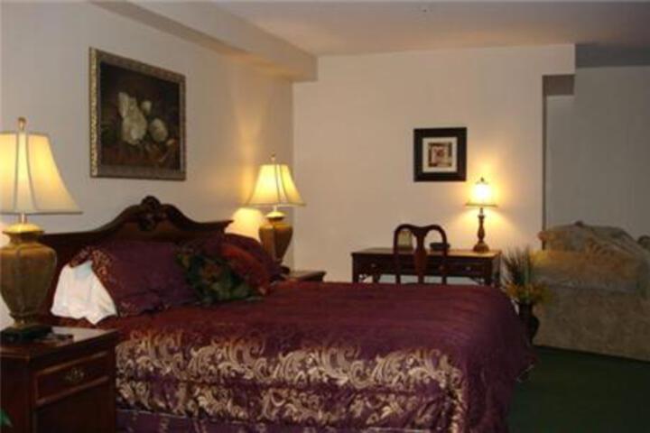 Standard | King Bed (1 of 4)