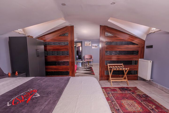 Room 31 of 49