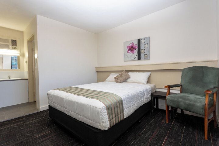 Room 27 of 65