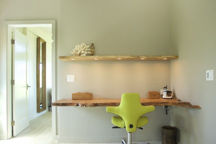 Business Center 23 of 30