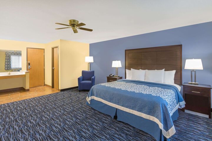 Room 7 of 20
