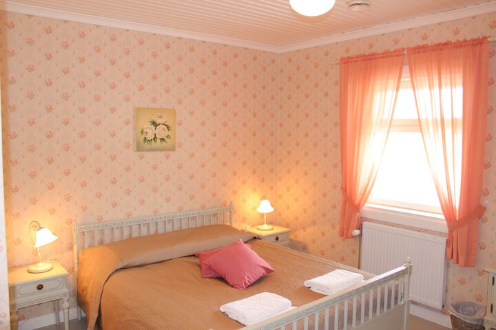 Room 6 of 137