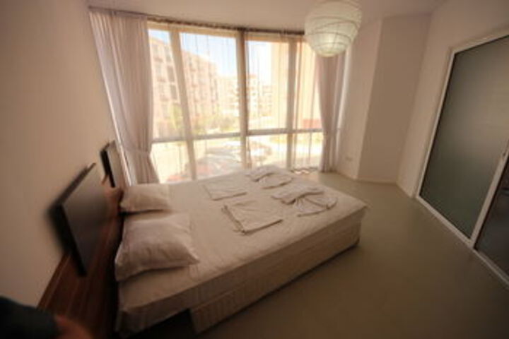 Room 35 of 153