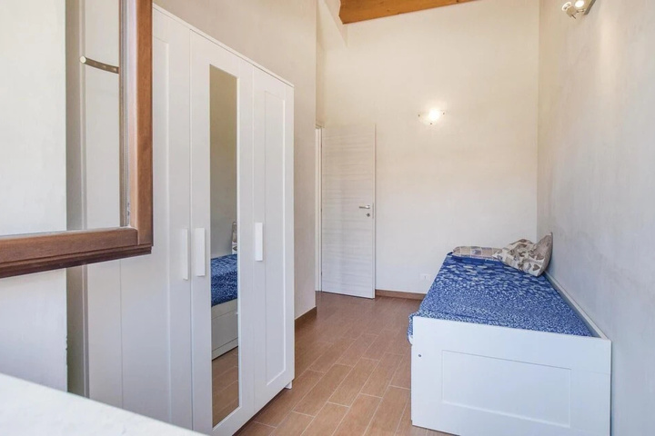 Room 3 of 15