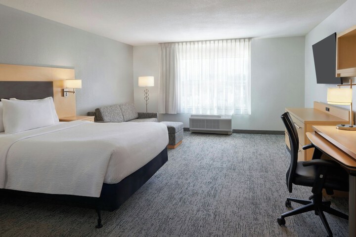Room 15 of 34