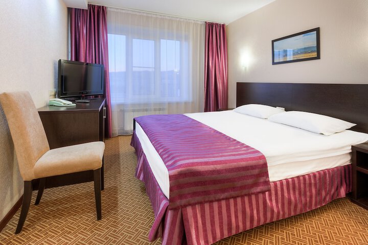 Room 4 of 52