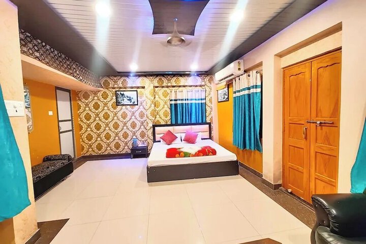 Room 14 of 28