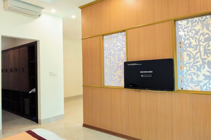 Room 4 of 50