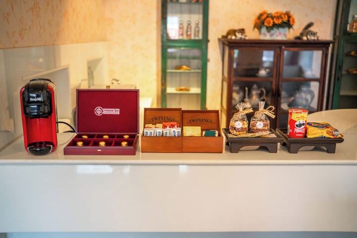 Breakfast/Coffee Service 123 of 178