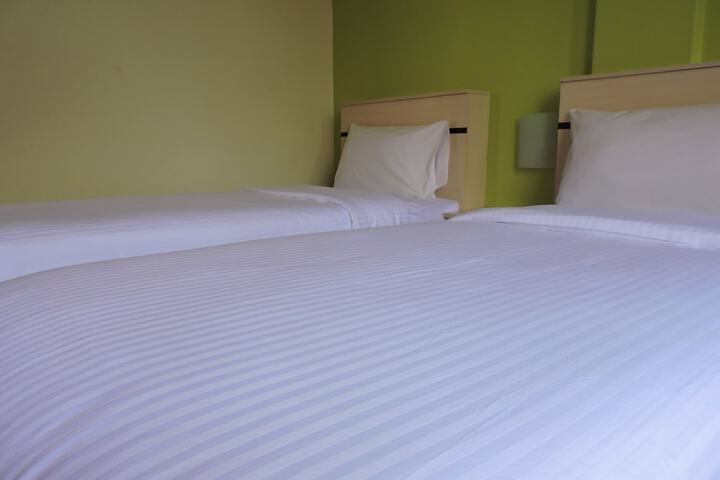Room 12 of 43