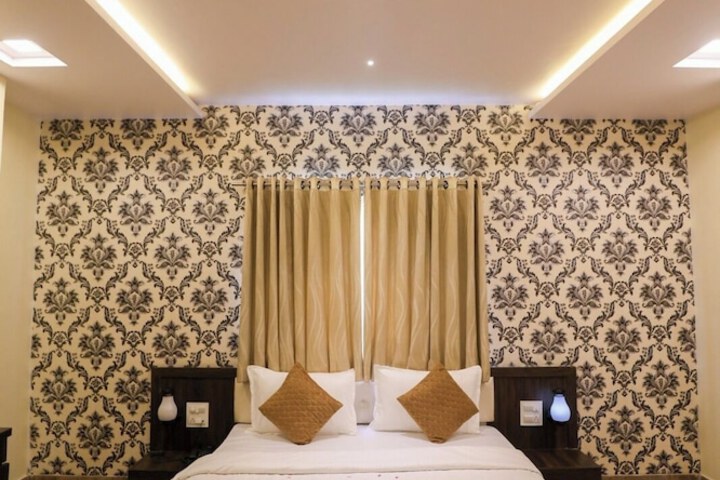 Room 6 of 64