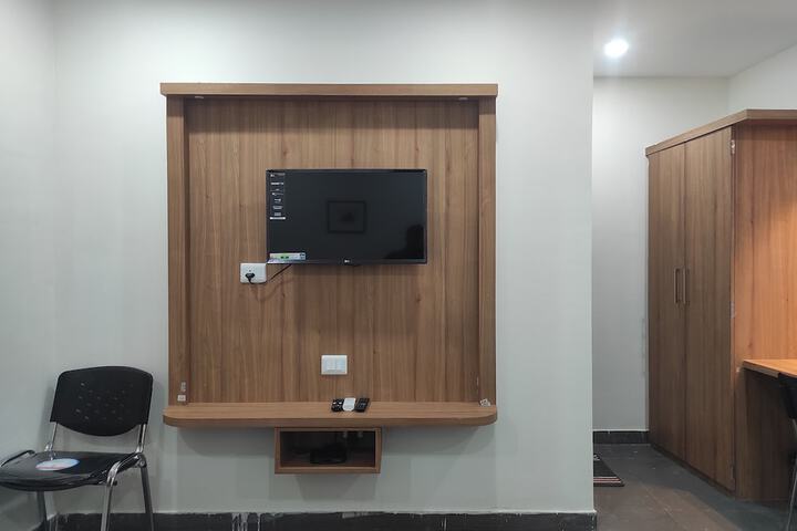 Room 9 of 21
