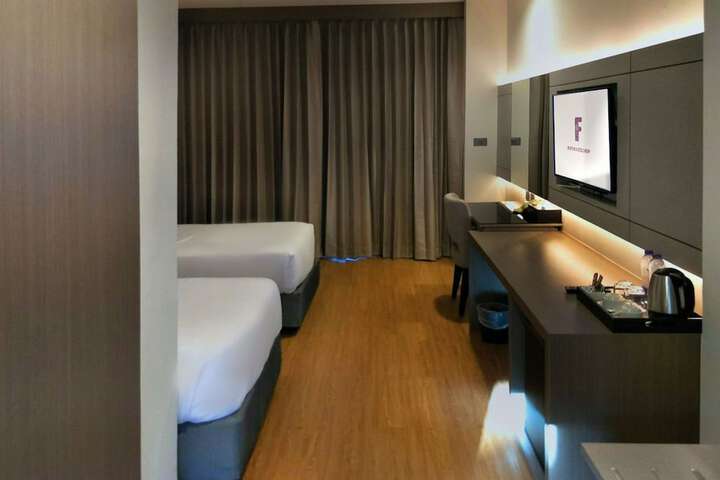 Room 12 of 91