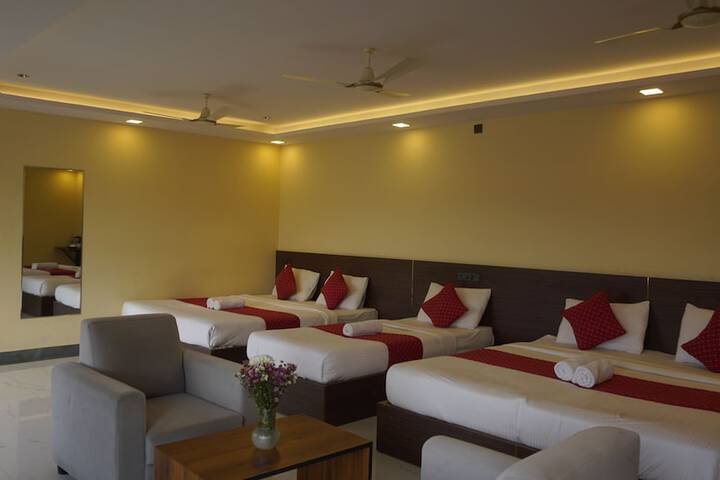 Room 44 of 128