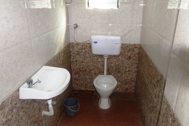 Room 16 of 18
