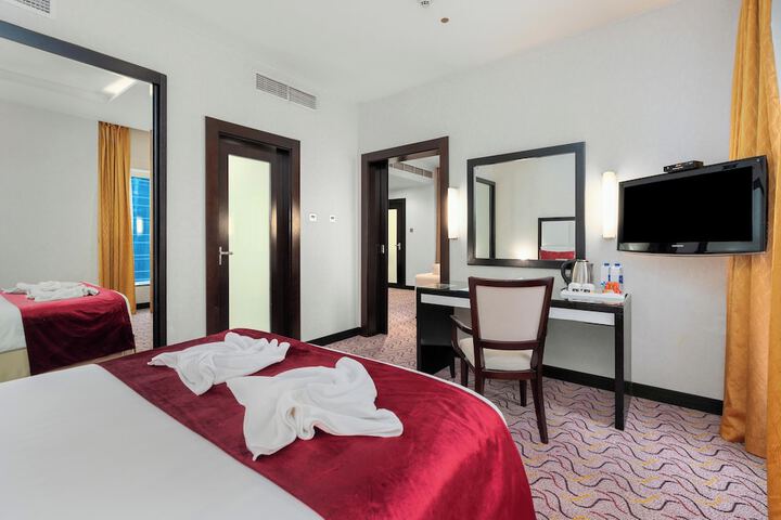 Room 33 of 110