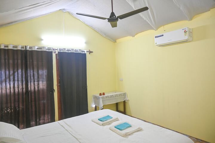 Room 9 of 23