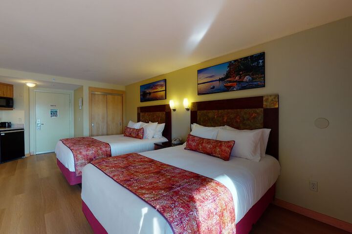 Premier 2 Queen Beds Accessible (23 of 40)