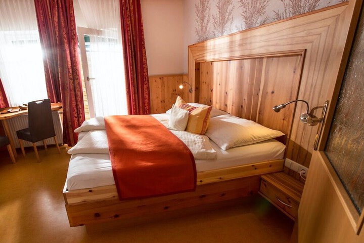 Room 9 of 40